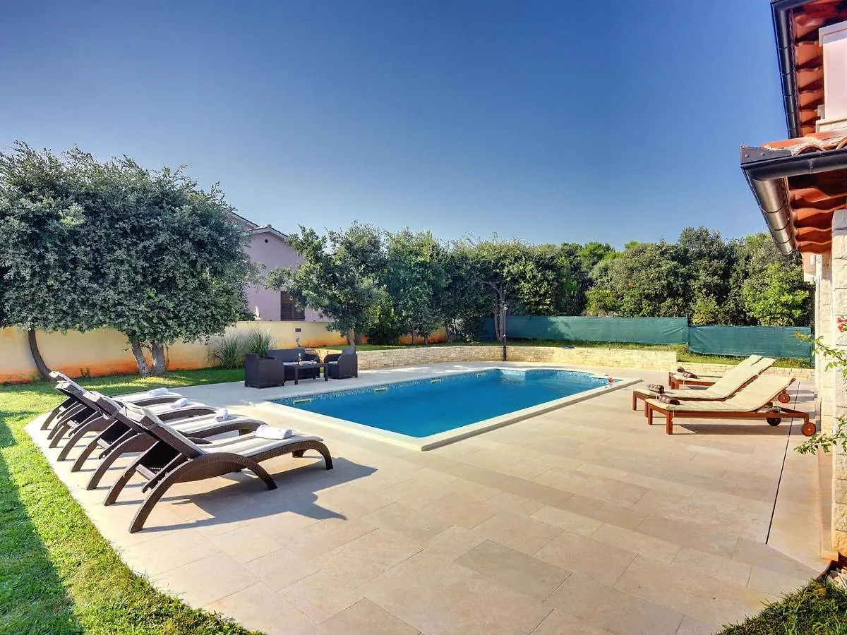 Villa With Pool In The South Of Istria Medulin