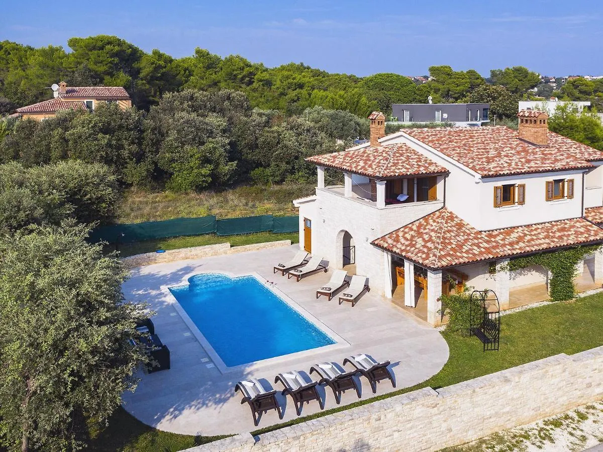 Villa With Pool In The South Of Istria Medulin