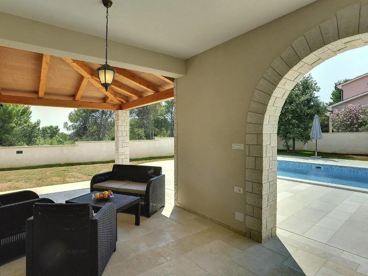 Villa With Pool In The South Of Istria Medulin