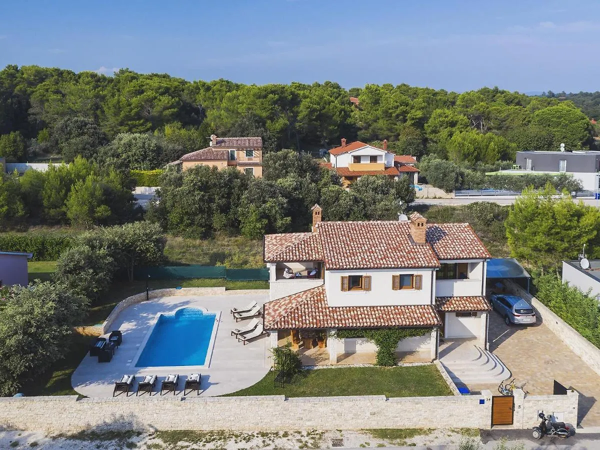 Villa With Pool In The South Of Istria Medulin