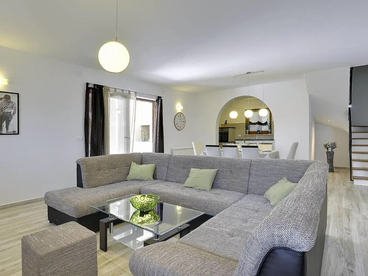 Villa With Pool In The South Of Istria Medulin