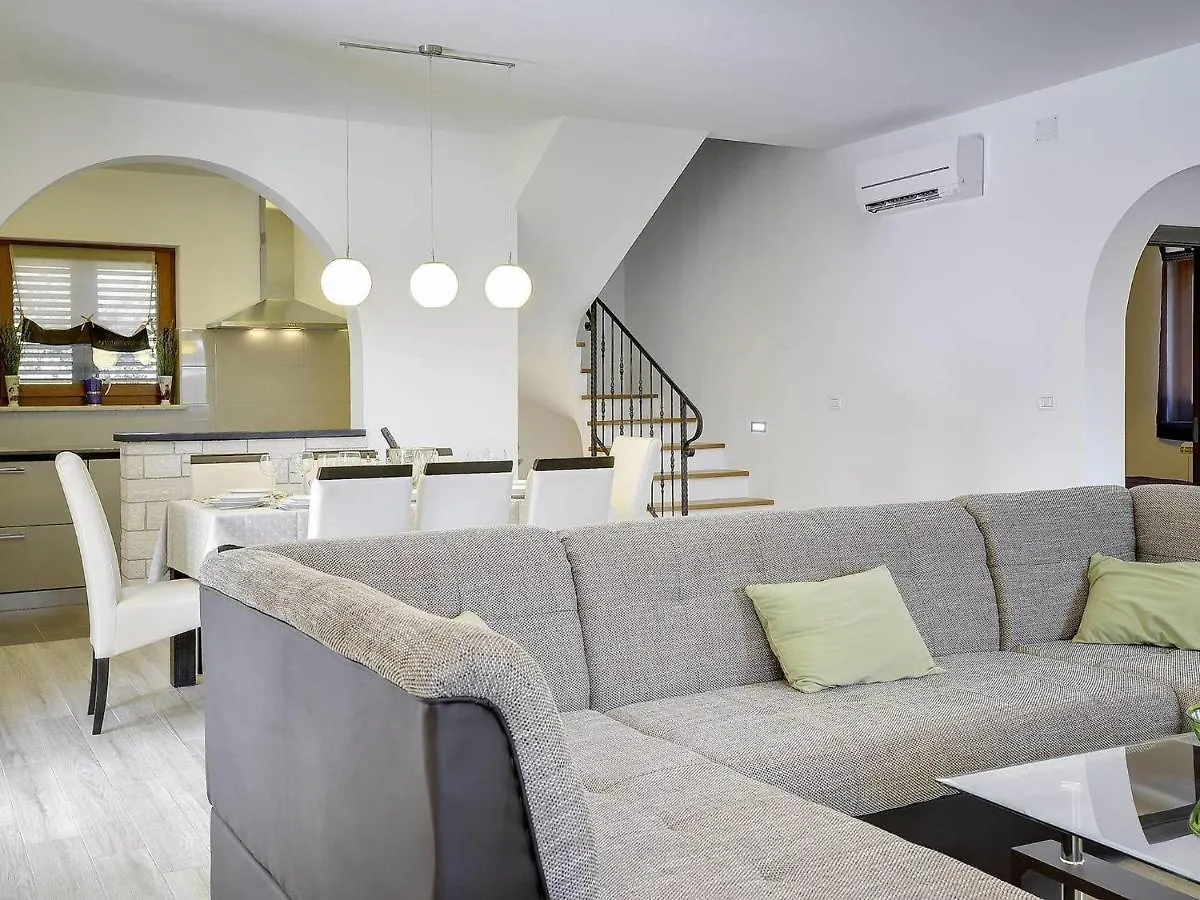 Villa With Pool In The South Of Istria Medulin Croatia