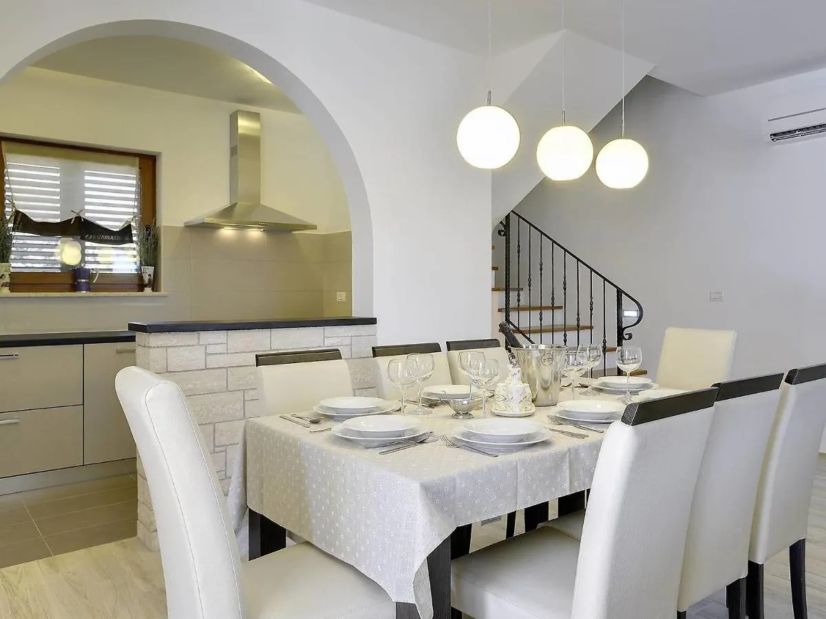 Villa With Pool In The South Of Istria Medulin Croatia