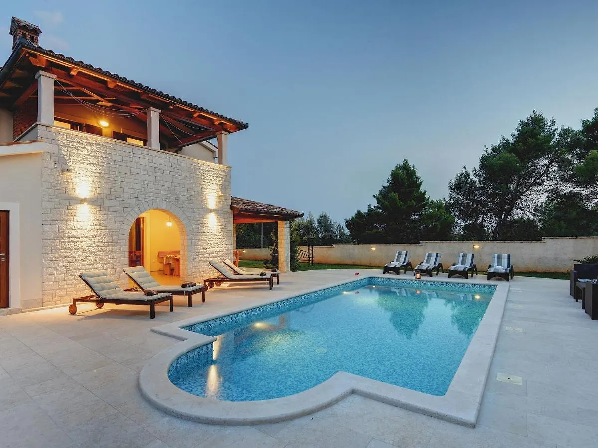 Villa With Pool In The South Of Istria Medulin